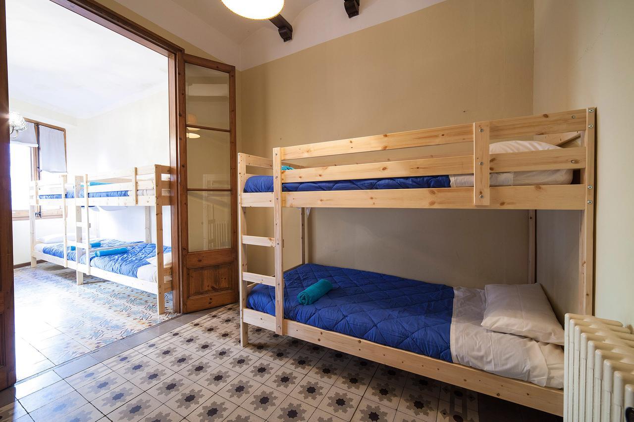 Bed and Breakfast Bed In Жерона Екстер'єр фото