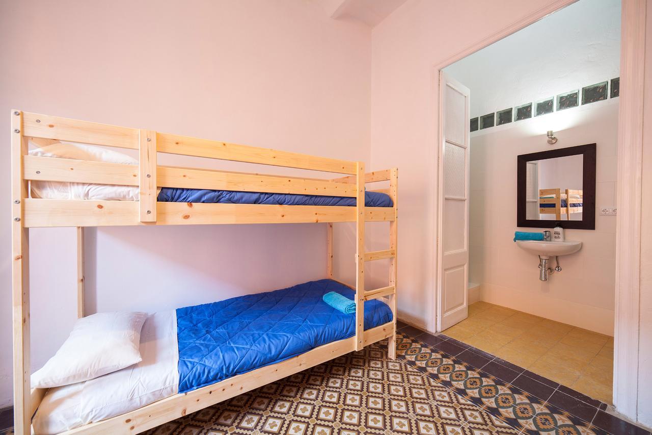 Bed and Breakfast Bed In Жерона Екстер'єр фото