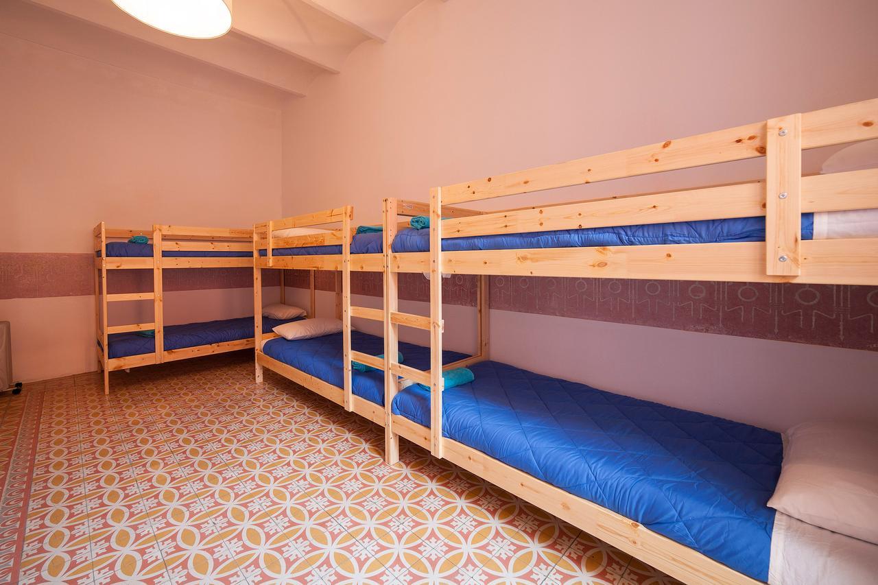 Bed and Breakfast Bed In Жерона Екстер'єр фото