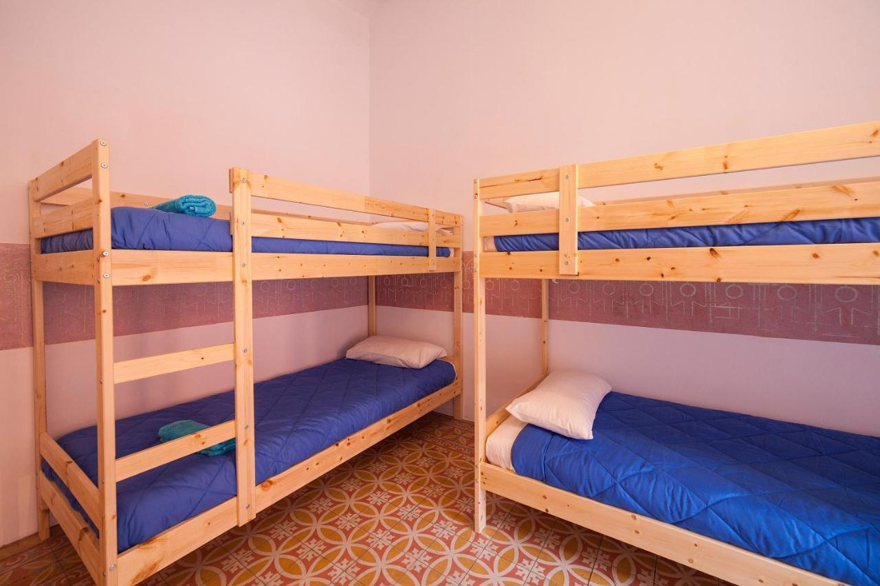 Bed and Breakfast Bed In Жерона Екстер'єр фото